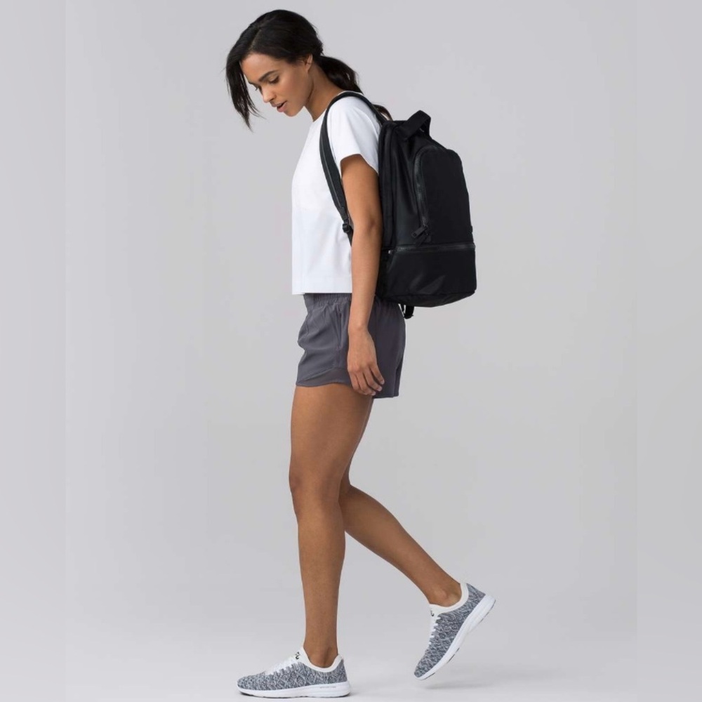 Lululemon Hot Hot Short Dark Carbon size 10